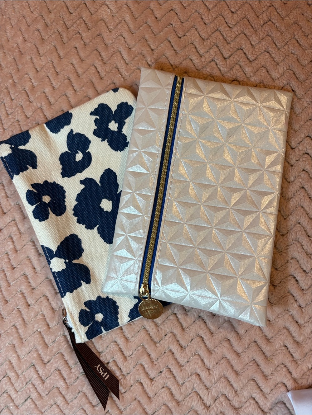 ipsy Silver Geometric Mini Bag with Navy Trim